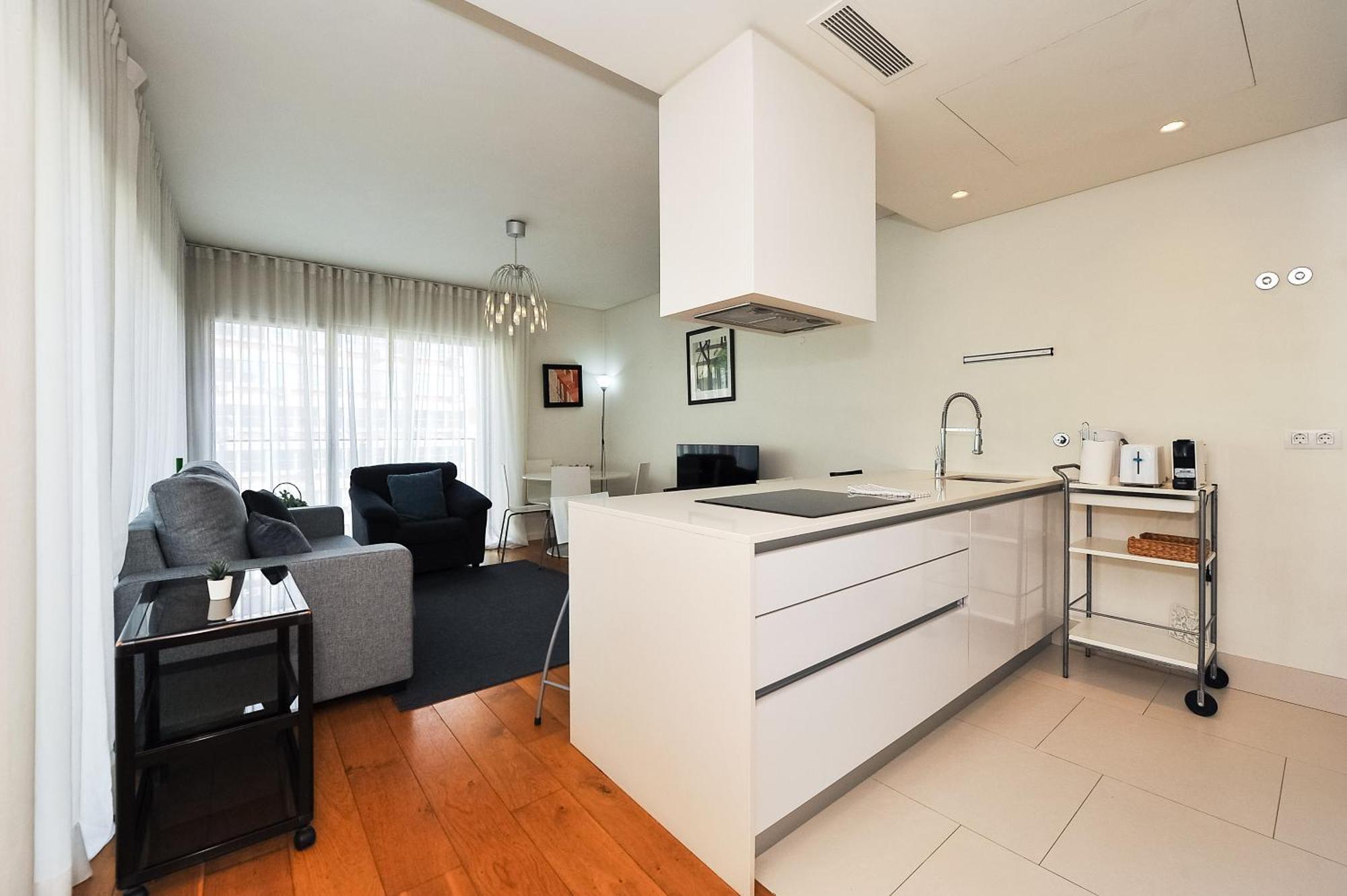 Apartment Sunny & Bright Amoreiras - Checkinhome Lisbon